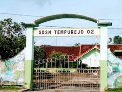 Di Duga Kepala Sekolah SDN 2 Tempurejo Bekerja Sama Dengan Komite Menjual Buku
