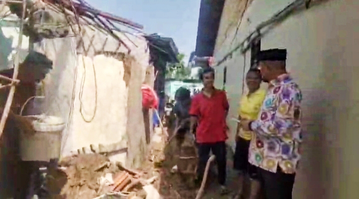 Rumah Sederhana di Depok Ambruk, Edi Masturo Harap Pemkot Ambil Langkah Cepat