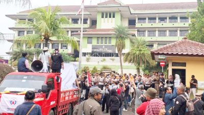 Wartawan Diperkusi: FWJ Indonesia Geruduk Pemkab Tangerang, Tuntut Bupati Bertanggung Jawab