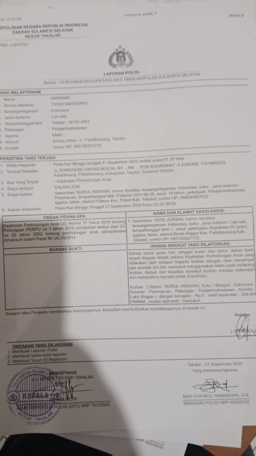 Aksi Pemukulan Terhadap Siswi SMP Di Saksikan Oleh Petugas Kepolisian
