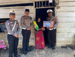 Wujudkan Kepedulian Sosial, Satlantas Polres Way Kanan Gelar Aksi Jumat Berkah