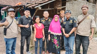 Warga Kopo Serang ucapkan Ultah Presiden Prabowo Subianto di Gubuknya yang Reyot, Berharap Ada uluran tanggan dari donatur.