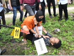 Polres Aceh Timur Gelar Rekontruksi Pembunuhan Pekerja Jasa Pengiriman Barang Polres Aceh Timur Gelar Rekontruksi Pembunuhan Pekerja Jasa Pengiriman Barang