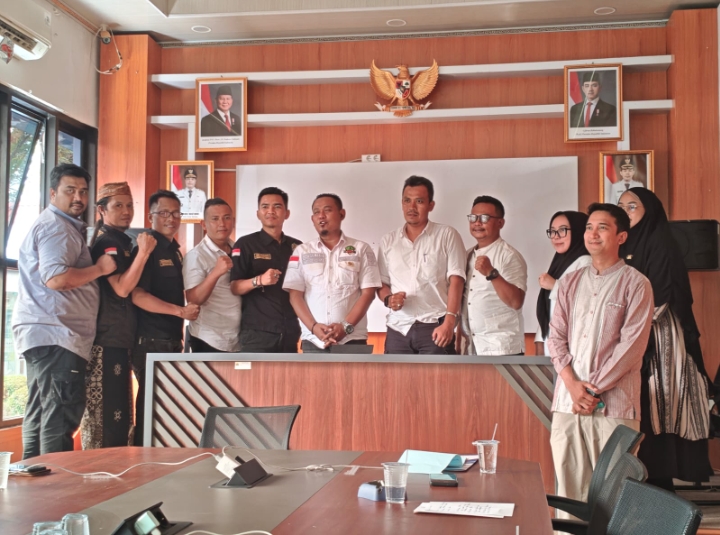 Soal Polemik di Perum Citra Swarna Tembong City, Forwatu Banten Lakukan Audiensi Bersama DPMPTSP Kota Serang. 