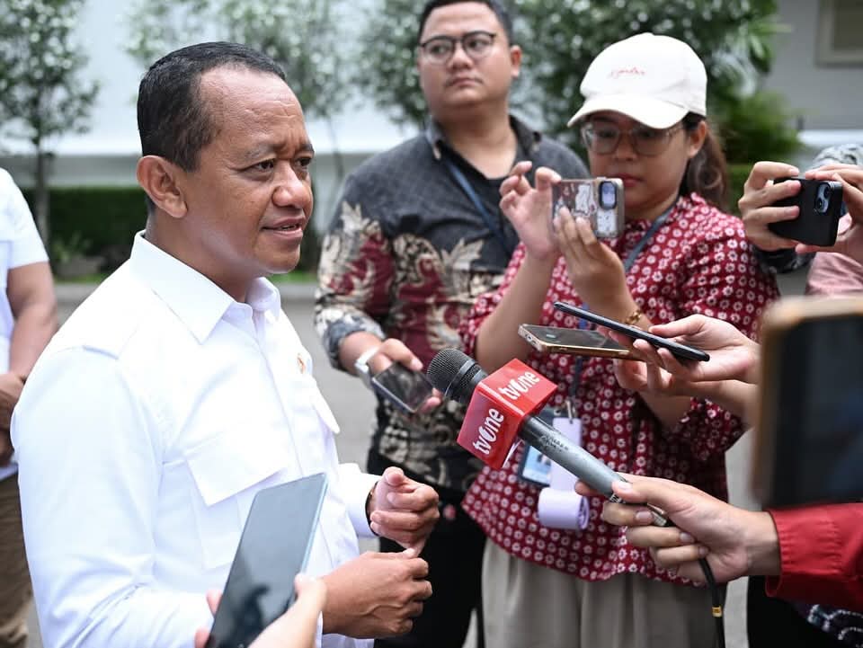 Dipanggil Presiden Prabowo, Menteri ESDM Laporkan Target Listrik Desa hingga Swasembada Solar