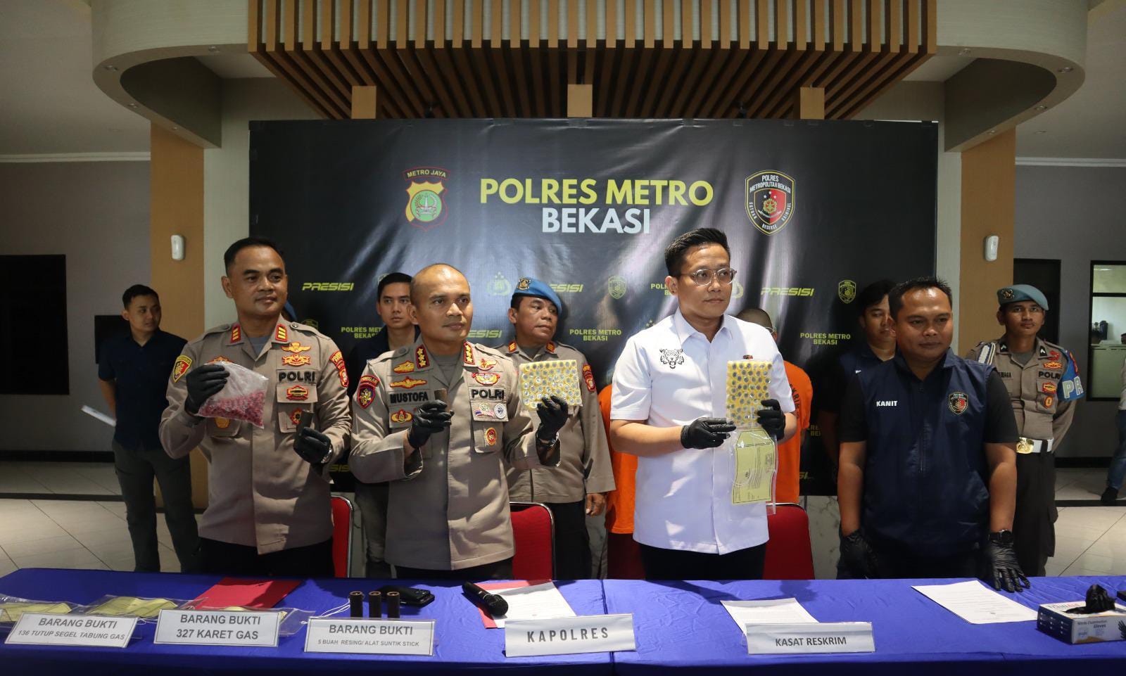 Polsek Setu Grebek Pelaku Ilegal Opolsan Gas Elpiji Subsidi 3 Kilo Diduga Pelaku Untung Ratusan Juta Rupiah!! 