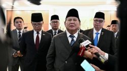 Di Tengah Kunjungan Kenegaraan, Presiden Prabowo Diskusi Hangat dengan Mantan PM Paul Keating Di Tengah Kunjungan Kenegaraan, Presiden Prabowo Diskusi Hangat dengan Mantan PM Paul Keating