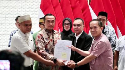 Gunakan Hak Rehabilitasi, Presiden Prabowo Pulihkan Nama Baik Dua Guru di Luwu Utara Gunakan Hak Rehabilitasi, Presiden Prabowo Pulihkan Nama Baik Dua Guru di Luwu Utara