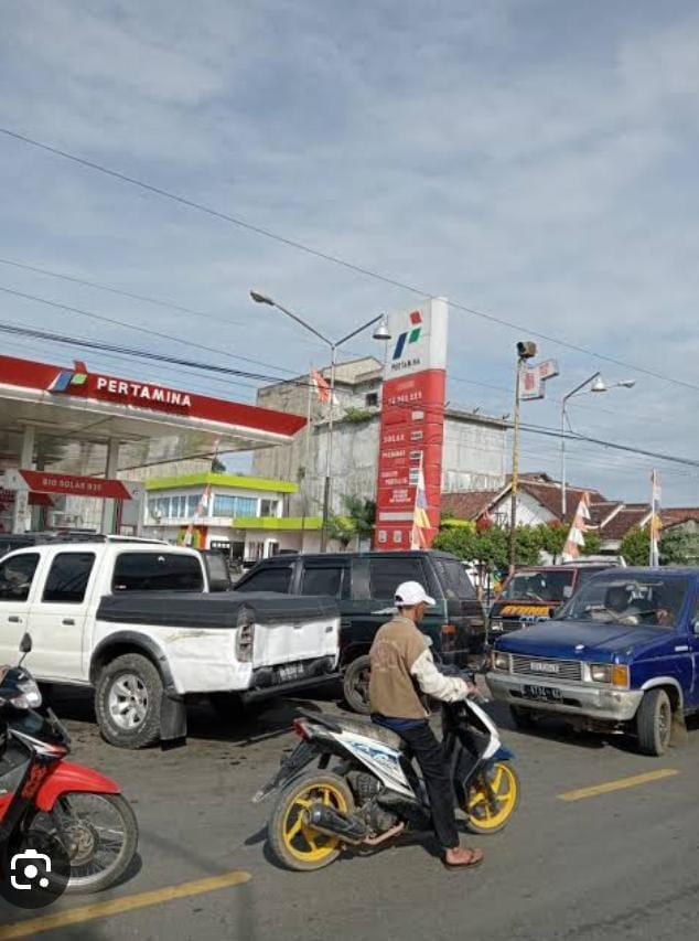 Wartawan Diintimidasi Saat Meliput SPBU 24.341.119 Way Jepara Lamtim, Diduga Ijinkan Pelangsir Dengan Tangki Modif Ke Mafia BBM Bersubsidi 