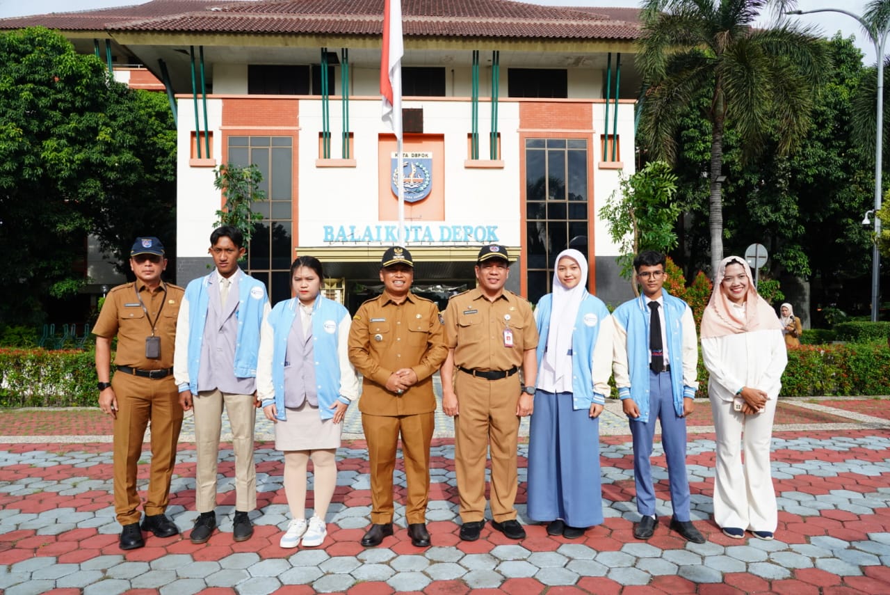 Wali Kota Depok Melepas 30 Duta Muda Internship ke Luar Negeri