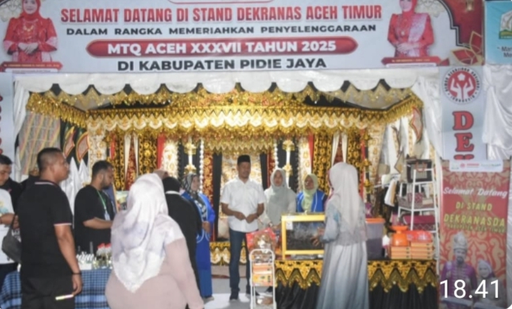 Stand Dekranasda Aceh Timur Dilirik Pengunjung MTQ Aceh di Pidie Jaya 