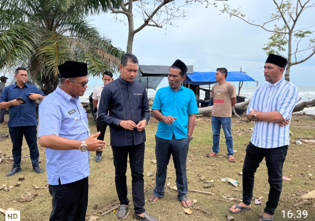 Abrasi Kian Parah, Wakil Bupati Aceh Timur T. Zainal Abidin Tinjau Langsung Ke Lokasi. 
