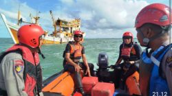 Personel Sat Polairud Polres Aceh Timur Lakukan Pencarian Nelayan Yang Hilang di Laut Personel Sat Polairud Polres Aceh Timur Lakukan Pencarian Nelayan Yang Hilang di Laut