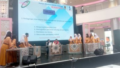 Lomba Cerdas Cermat Meriahkan IKABENTO Fair 2025 di Pesona Square, Total Hadiah Jutaan!