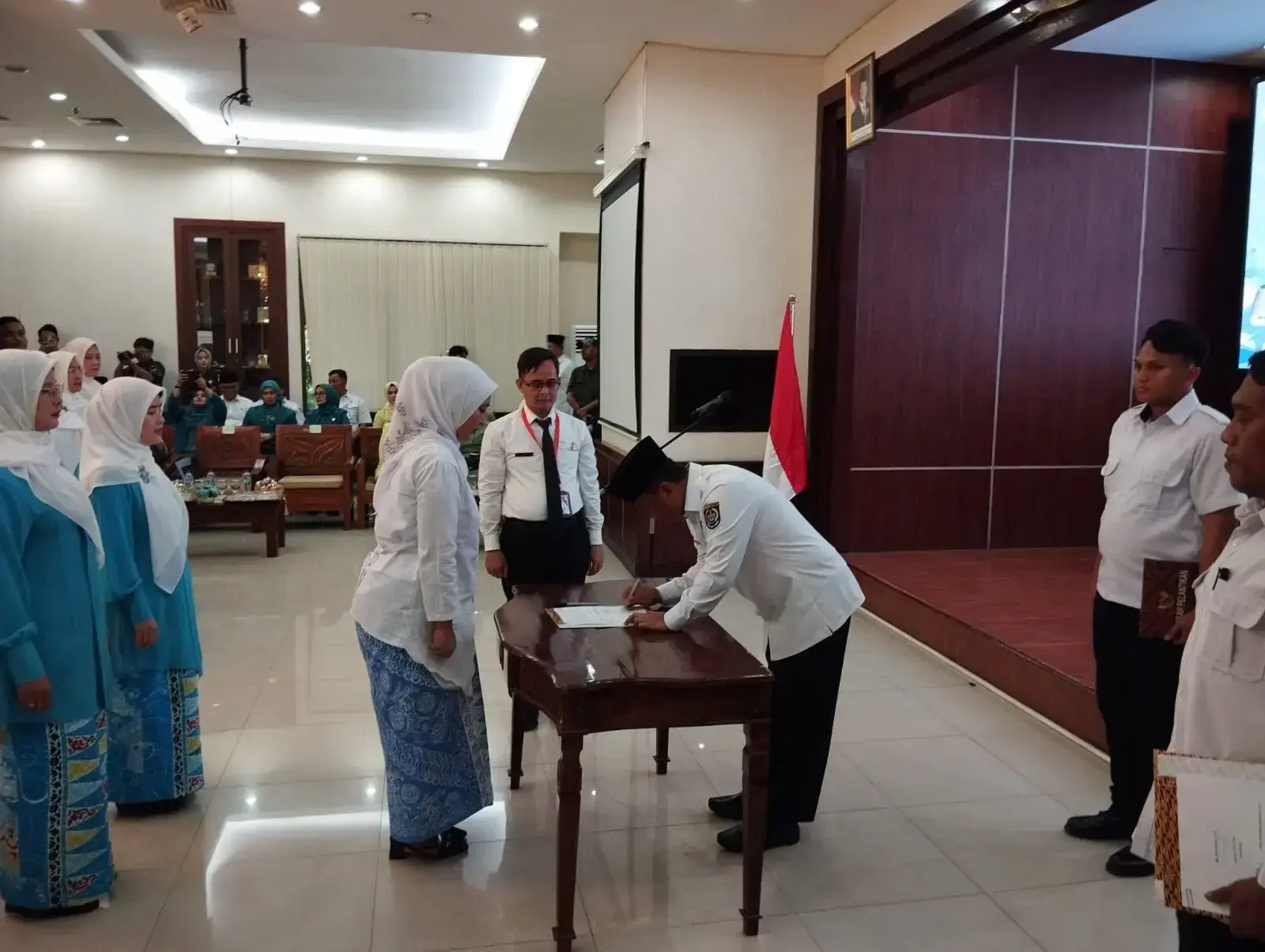 Wali Kota Depok Lantik Bunda Literasi: Cing Ikah Siap Gerakkan Membaca