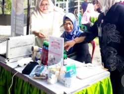 PKK 07 Mekarjaya Rayakan Hari Ibu dengan Aksi Nyata Kesehatan dan Solidaritas Warga