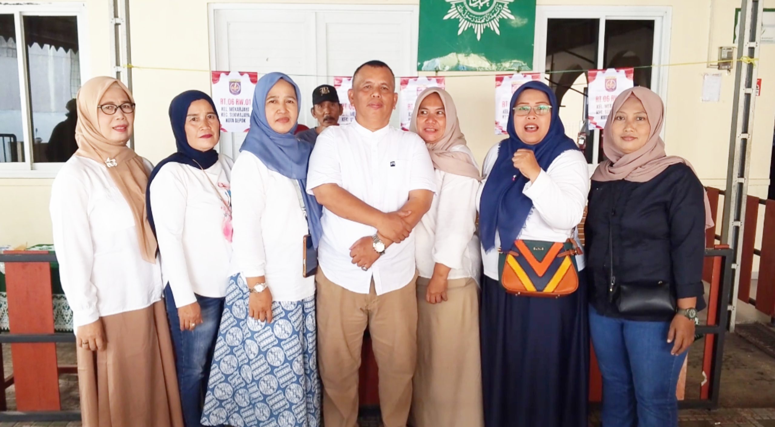 Rasmal A Sikumbang Terpilih Kembali Pimpin Warga Lingkungan Ayu Ting Ting