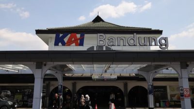 Stasiun Bandung Jadi Jantung Perekonomian Jawa Barat dan Pusat Integrasi Antar Moda Stasiun Bandung Jadi Jantung Perekonomian Jawa Barat dan Pusat Integrasi Antar Moda