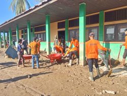 GP Ansor Pidie Jaya dan TNI Gotong Royong Pulihkan Sekolah Pascabanjir