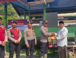 Polres Pidie Jaya Salurkan Bantuan 200 Al-Qur’an kepada Dayah Terdampak Banjir