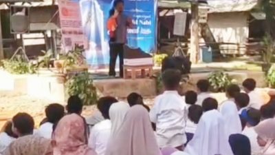 Dongeng Amal Sekolah Alam Kebun Tumbuh Curug, Tanam Empati Sejak Dini