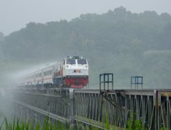 Hujan di Wilayah Jakarta, KAI Imbau Pelanggan Datang Lebih Awal ke Stasiun dan Manfaatkan Face Recognition Boarding Gate