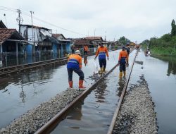 Cuaca Ekstrem dan Banjir Ganggu Operasional KA, KAI Pastikan Jalur Sragi–Pekalongan Mulai Berangsur Normal