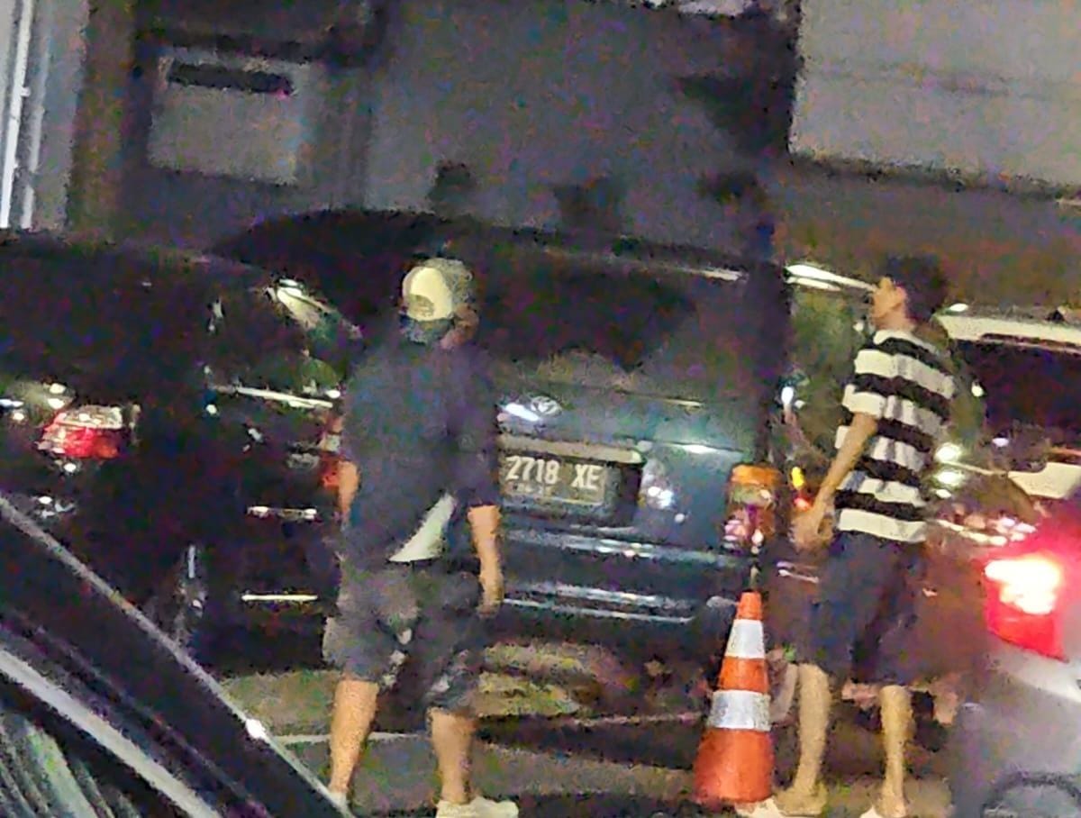 Gedung VELVET 76 Tanjung Duren Diduga Kangkangi Perda Nomor 5 Tahun 2012 Tentang Perparkiran Dan UU LLAJ