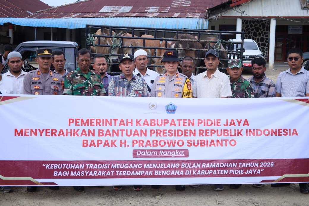 Bupati Sibral Malasyi Serahkan Bantuan Presiden untuk Meugang Ratusan Sapi Dibagikan kepada Warga Terdampak Banjir