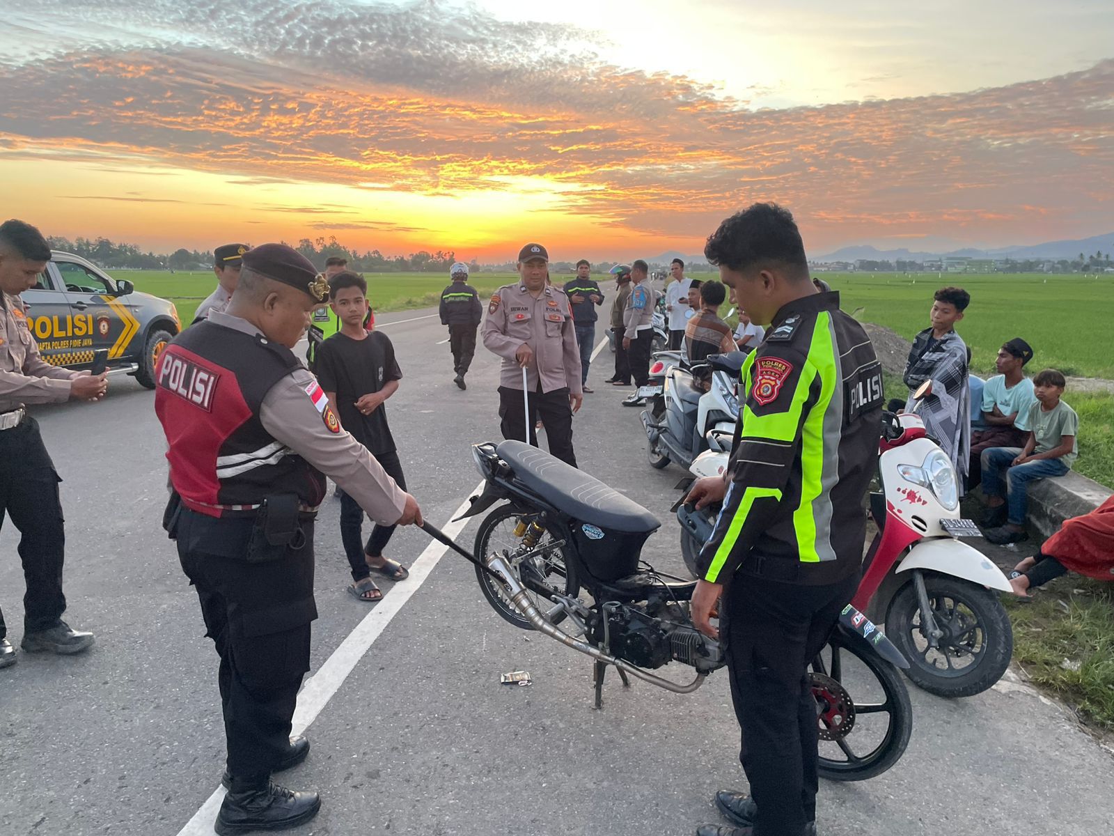 Aparat Gabungan Tertibkan Balap Liar di Perbatasan Jangka Buya–Samalanga Saat Ramadhan