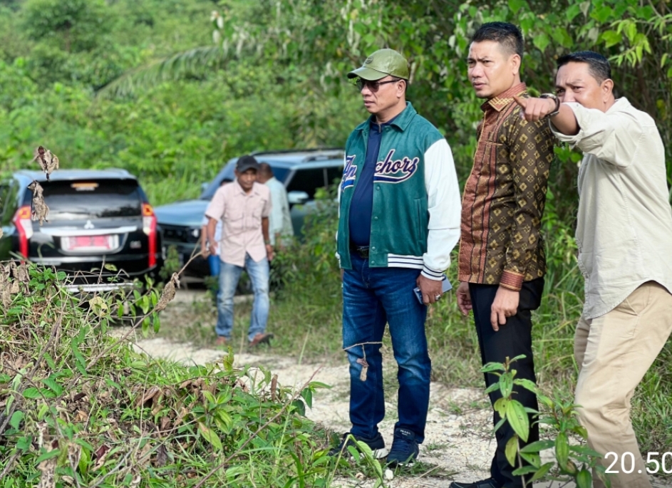 Wakil Bupati Aceh Timur Dampingi HRD Tinjau Sejumlah Infrastruktur Yang Rusak Parah di Aceh Timur.