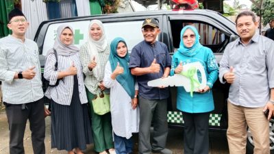Pakai Dana Pribadi, Hj. Qonita Hadirkan Ambulans Sosial untuk Warga