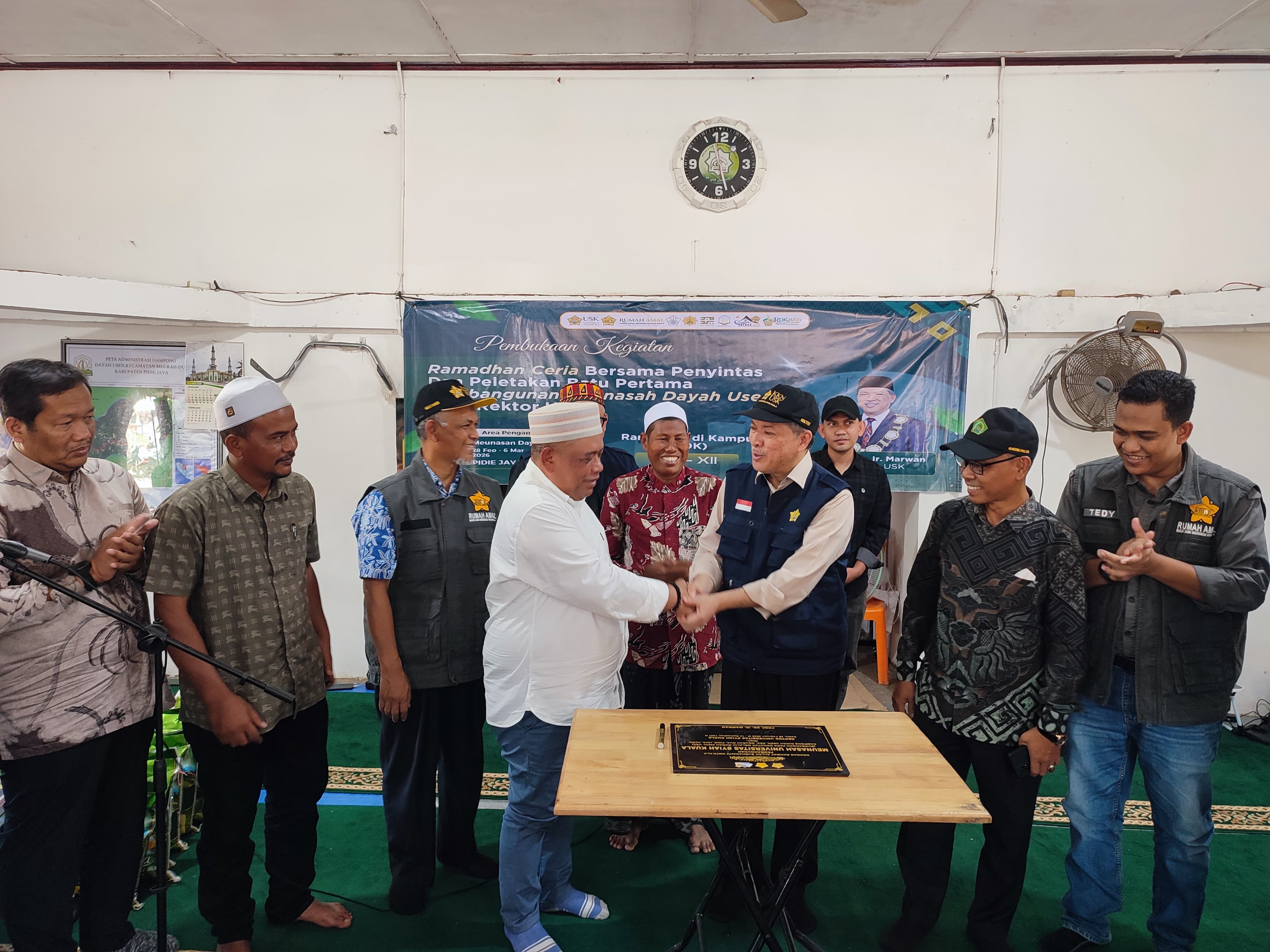 Sekda Pidie Jaya dan USK Bangun Meunasah di Dayah Husen Ramadan Penuh Berkah