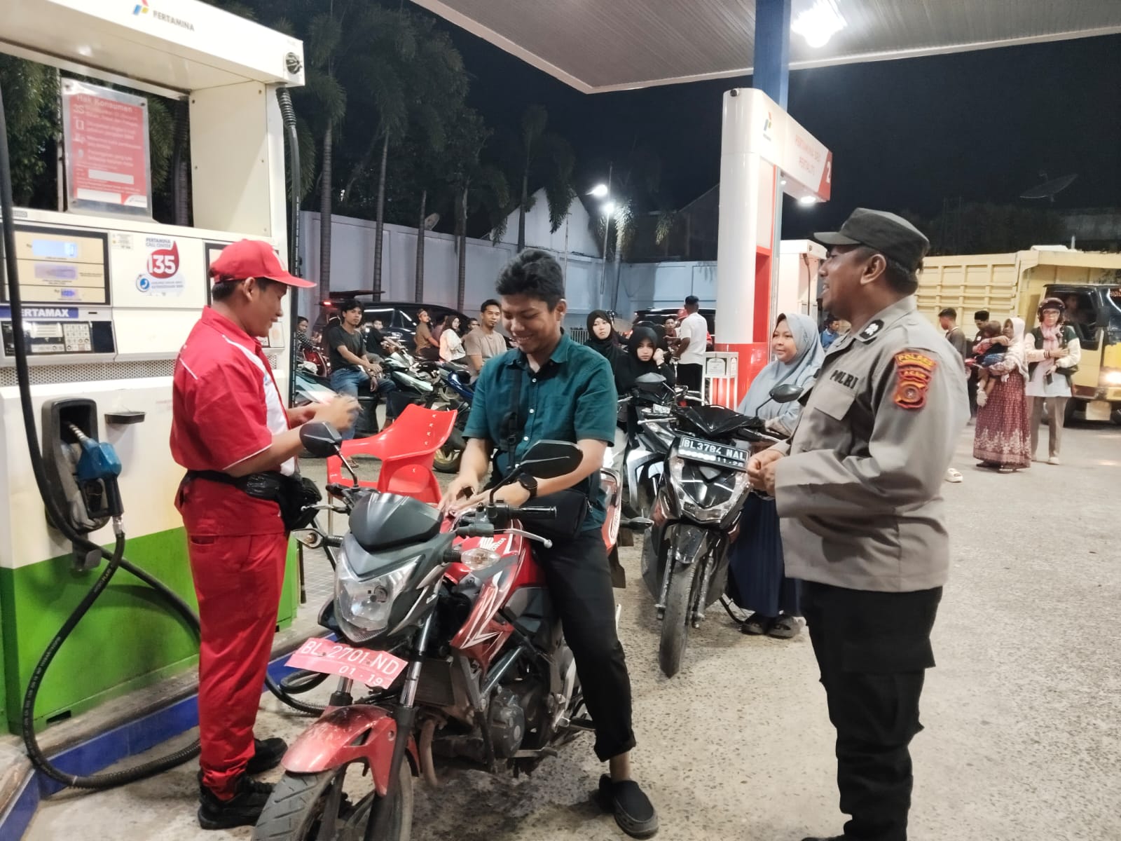 Antisipasi Panic Buying BBM, Polres Lhokseumawe Kerahkan Personel Amankan Antrean di SPBU