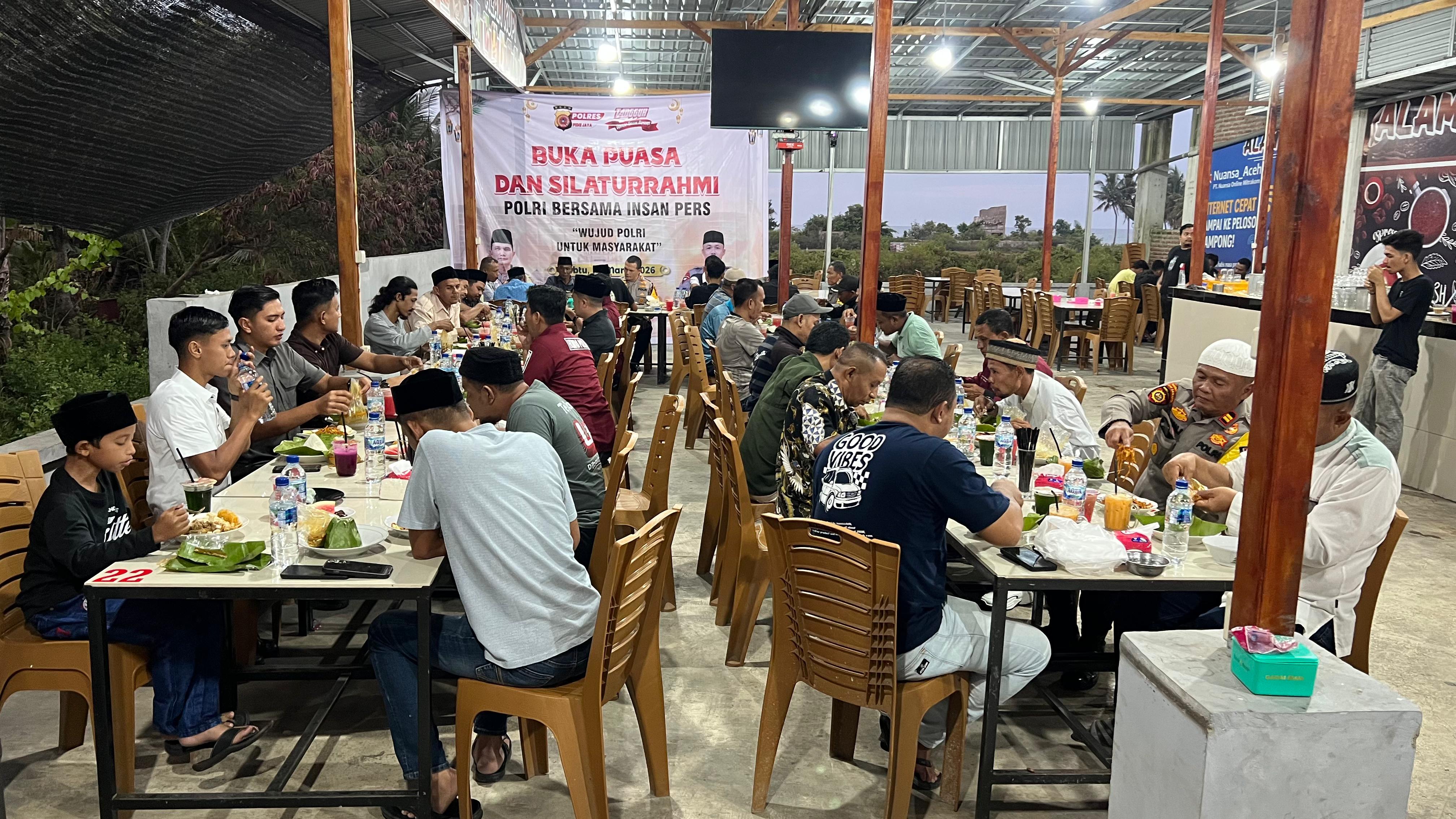 Pererat Sinergi dengan Media Polres Pidie Jaya Gelar Buka Puasa Bersama Insan Pers