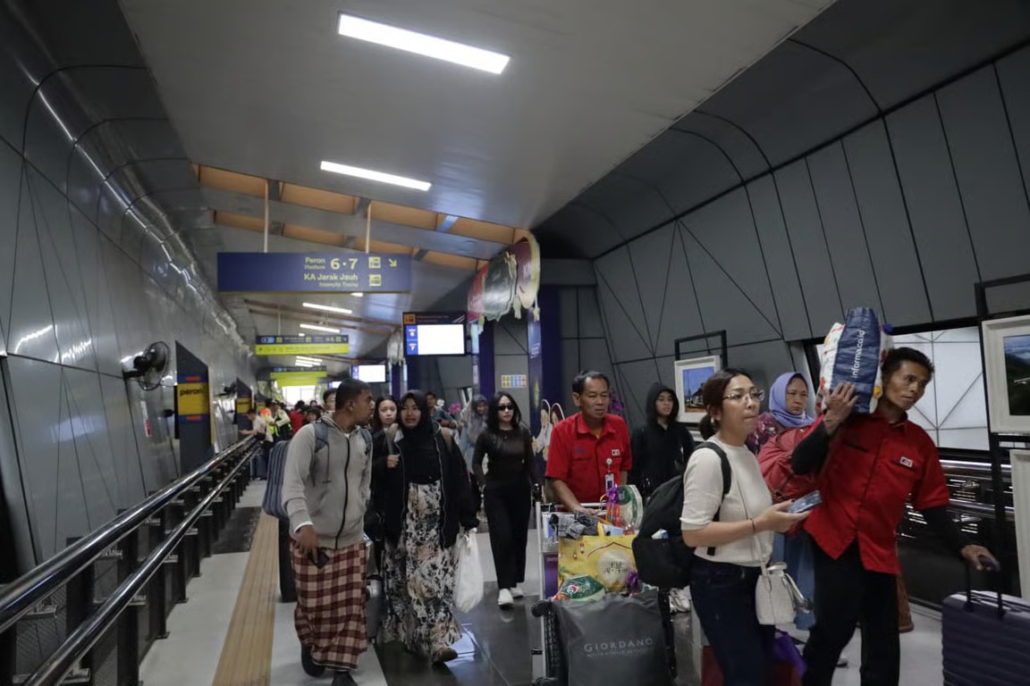 Dua Hari Pasca Idul Fitri 1447 H, Volume Penumpang KA di Daop 2 Bandung Masih Tinggi