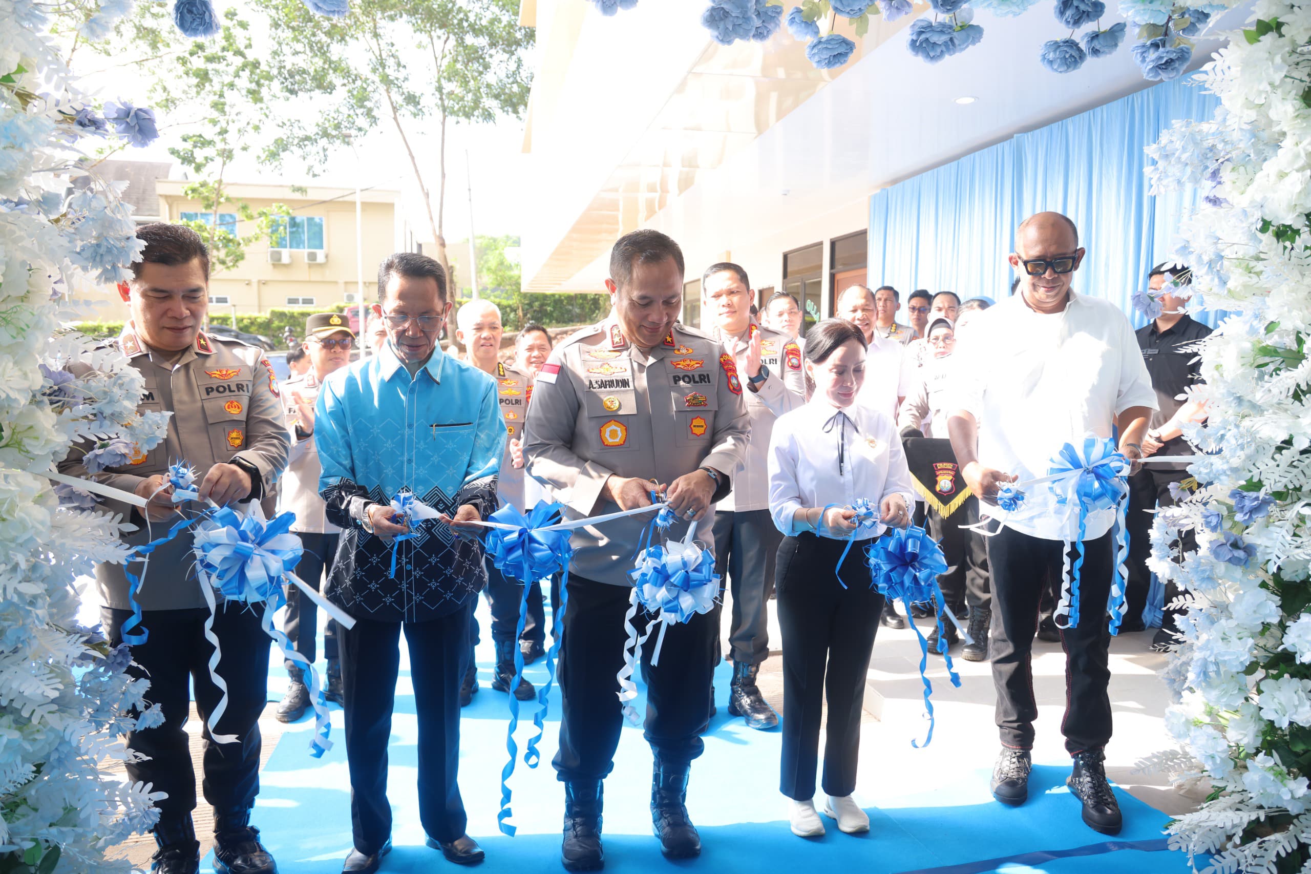 KAPOLDA KEPRI RESMIKAN RUSUN HOEGENG DAN FITNESS GYM A.S.93 DI POLRESTA BARELANG KAPOLDA KEPRI RESMIKAN RUSUN HOEGENG DAN FITNESS GYM A.S.93 DI POLRESTA BARELANG