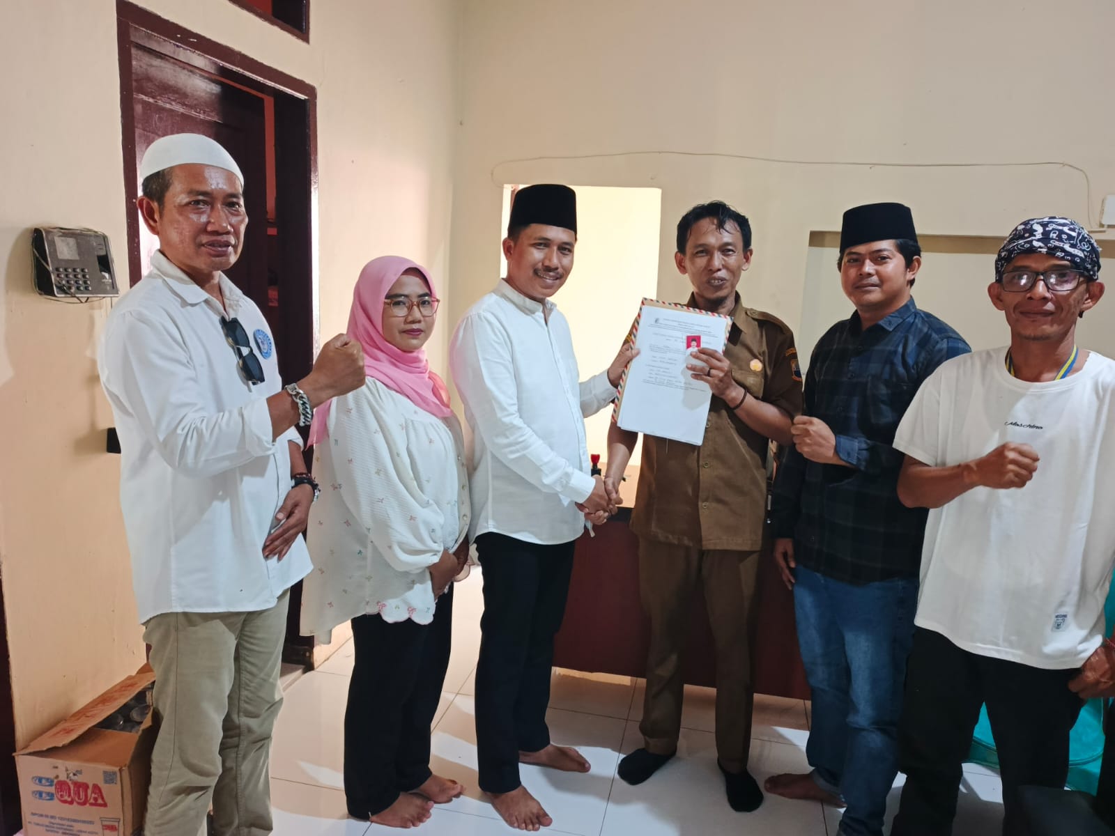 King Badak Kawal Pendaftaran Calon Kades PAW Anggalaan Iik Apandi