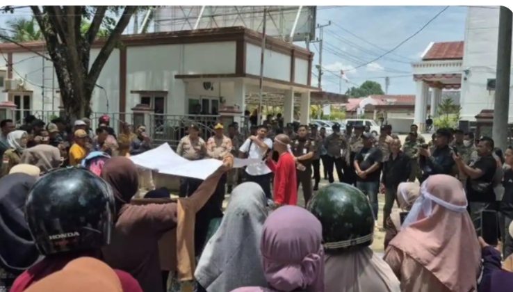 Aksi Demo Korban Banjir Langsa: Massa Persoalkan Transparansi Bantuan Dan Desak Kejari Investigasi Dugaan Maladministrasi